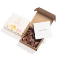 Sušené jablká macerované v škorici v mliečnej čokoláde - kvetinový vzor (130g) (balenie 5ks)