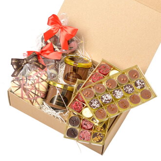 Dárkový box s květinou 800g