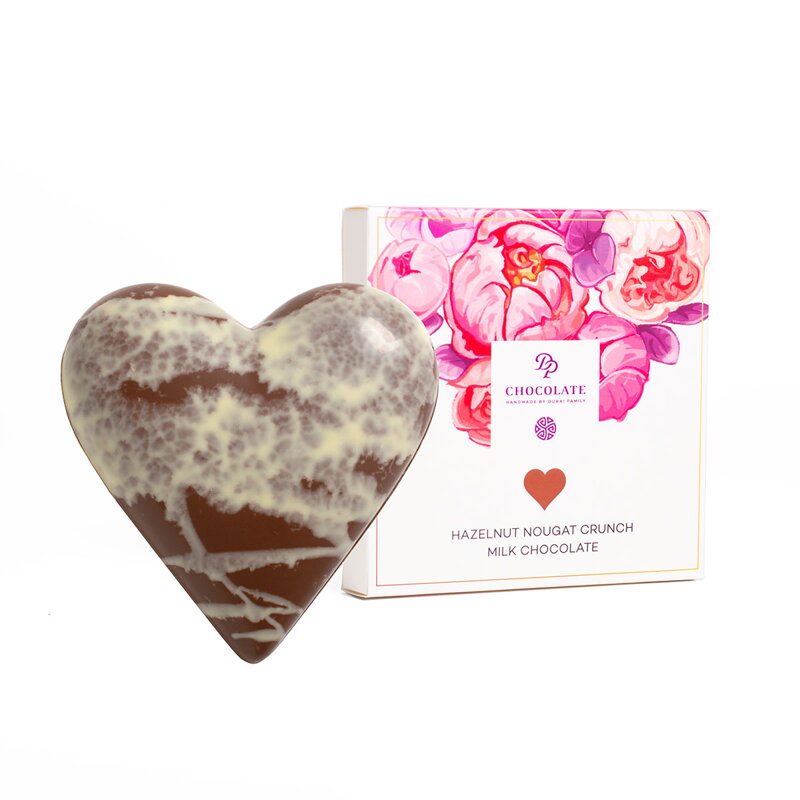 Srdíčko z mléčné čokolády plněné lískovou pralinkou květ (100g)